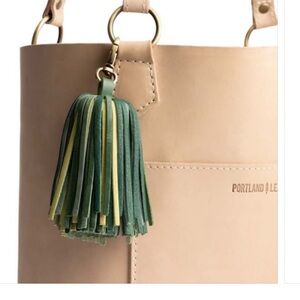 🦄Portland Leather EverGreen XL purse Tassel
